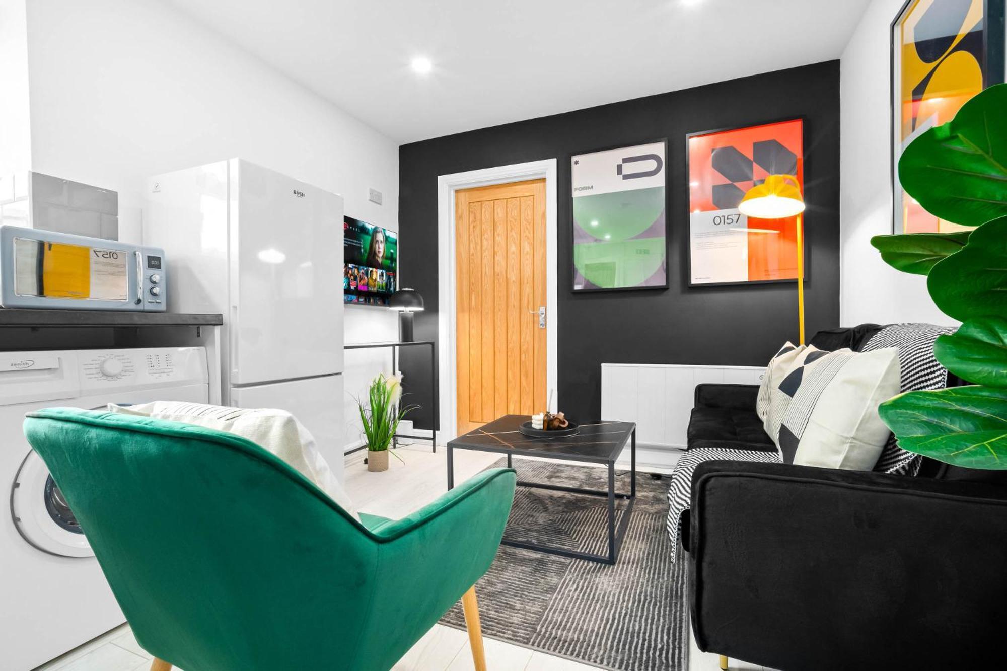 Luxury 3 Bedroom Apartment - Terrace - Near City Centre - Wifi - Smart Tv 1Mr เบอร์มิงแฮม ภายนอก รูปภาพ